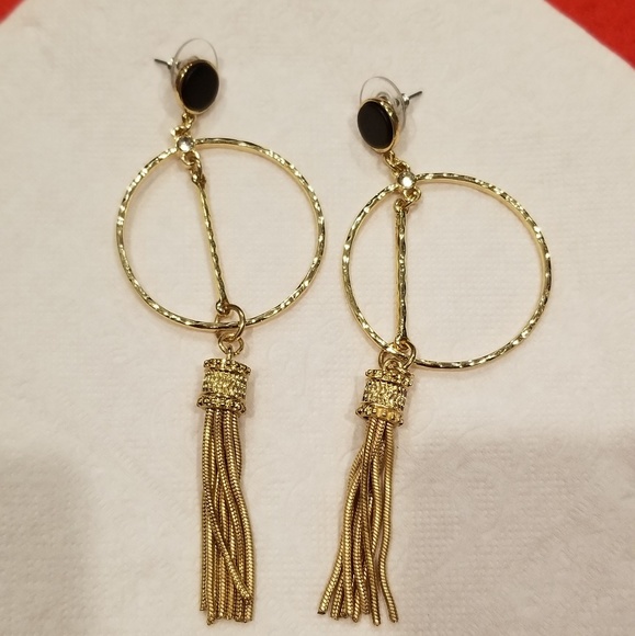 Fashion Dangling Earrings - Picture 2 of 4